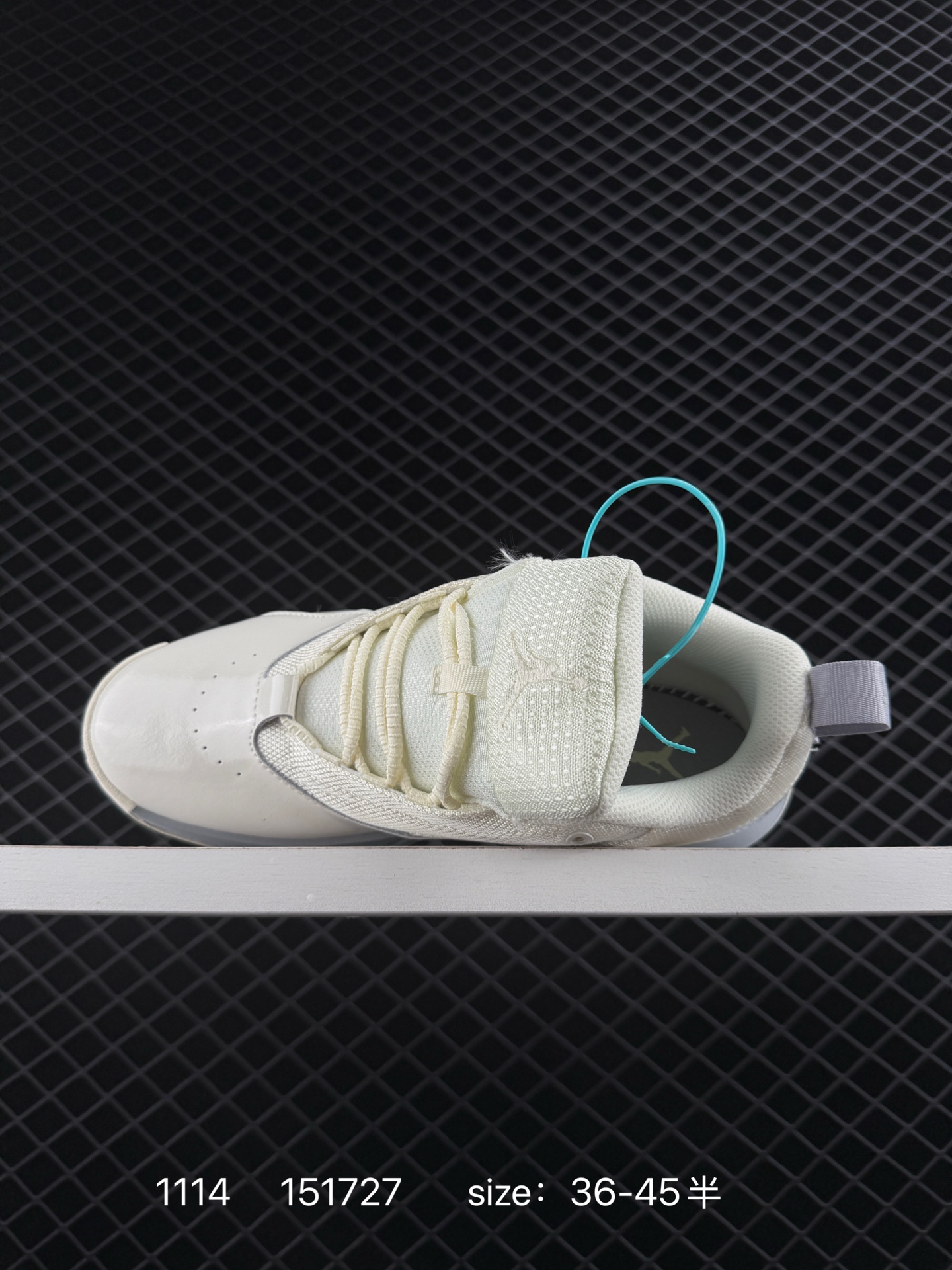 Air Jordan Max AURA JORDAN MAX AURA 6